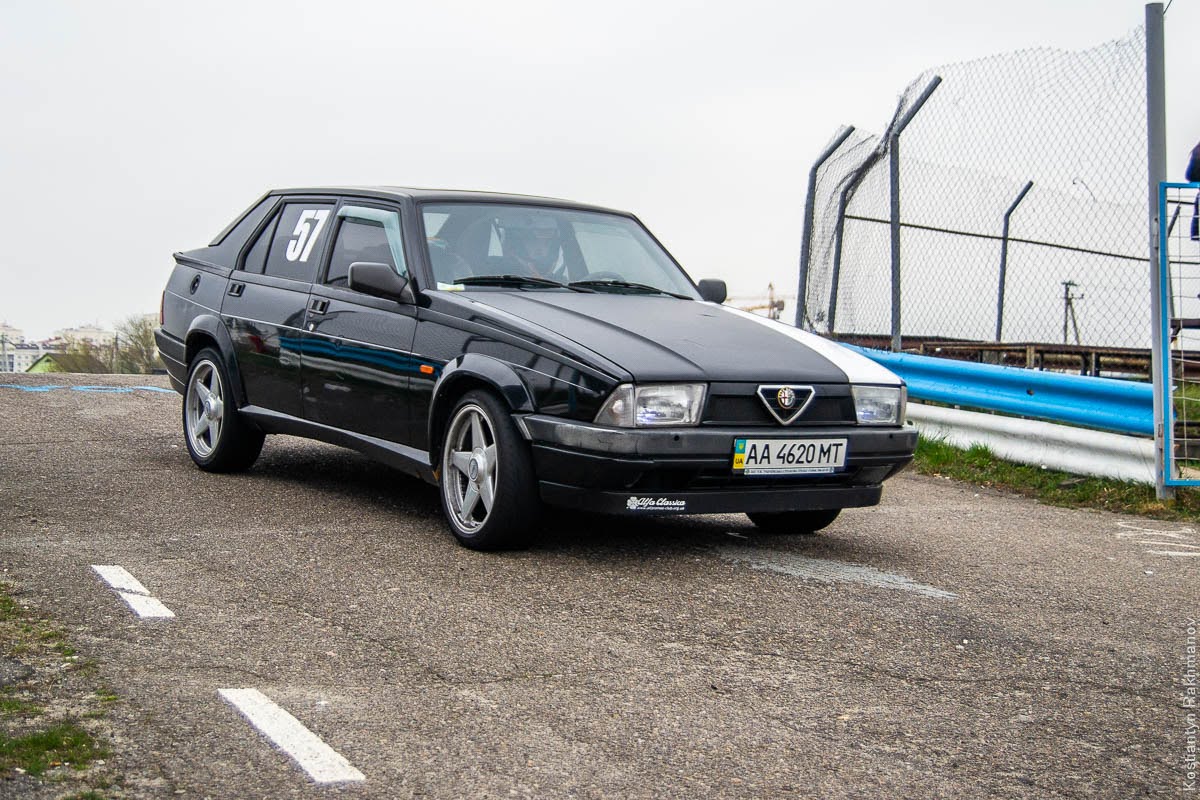 Alfa Romeo 75