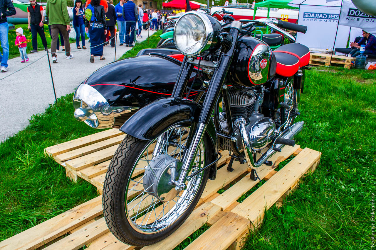 Old Car Land